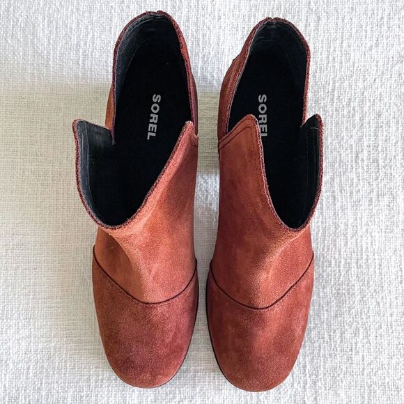 Sorel cut out ankle boots. - Picture 4 of 12